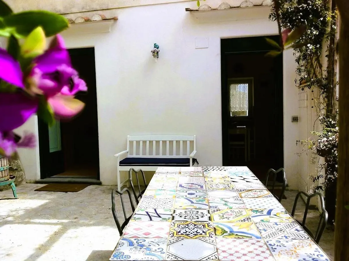 Lovely Amalfi Panoramic House With Garden Italien